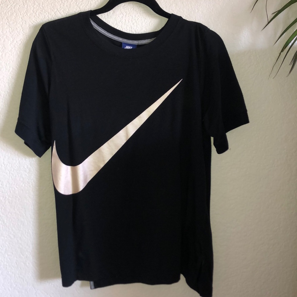 Nike t shirt ✨